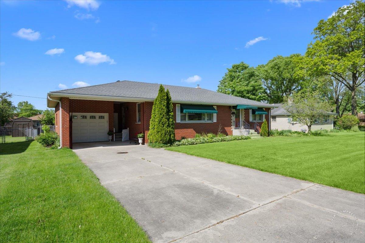 774 E State St., South Elgin, IL 60177