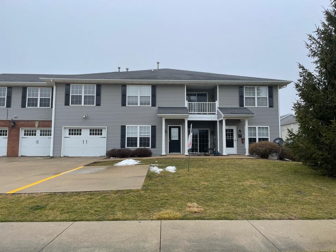 102 Essex Ln. #10, Savoy, IL 61874