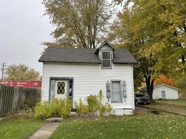 302 E Henry St., Atkinson, IL 61235