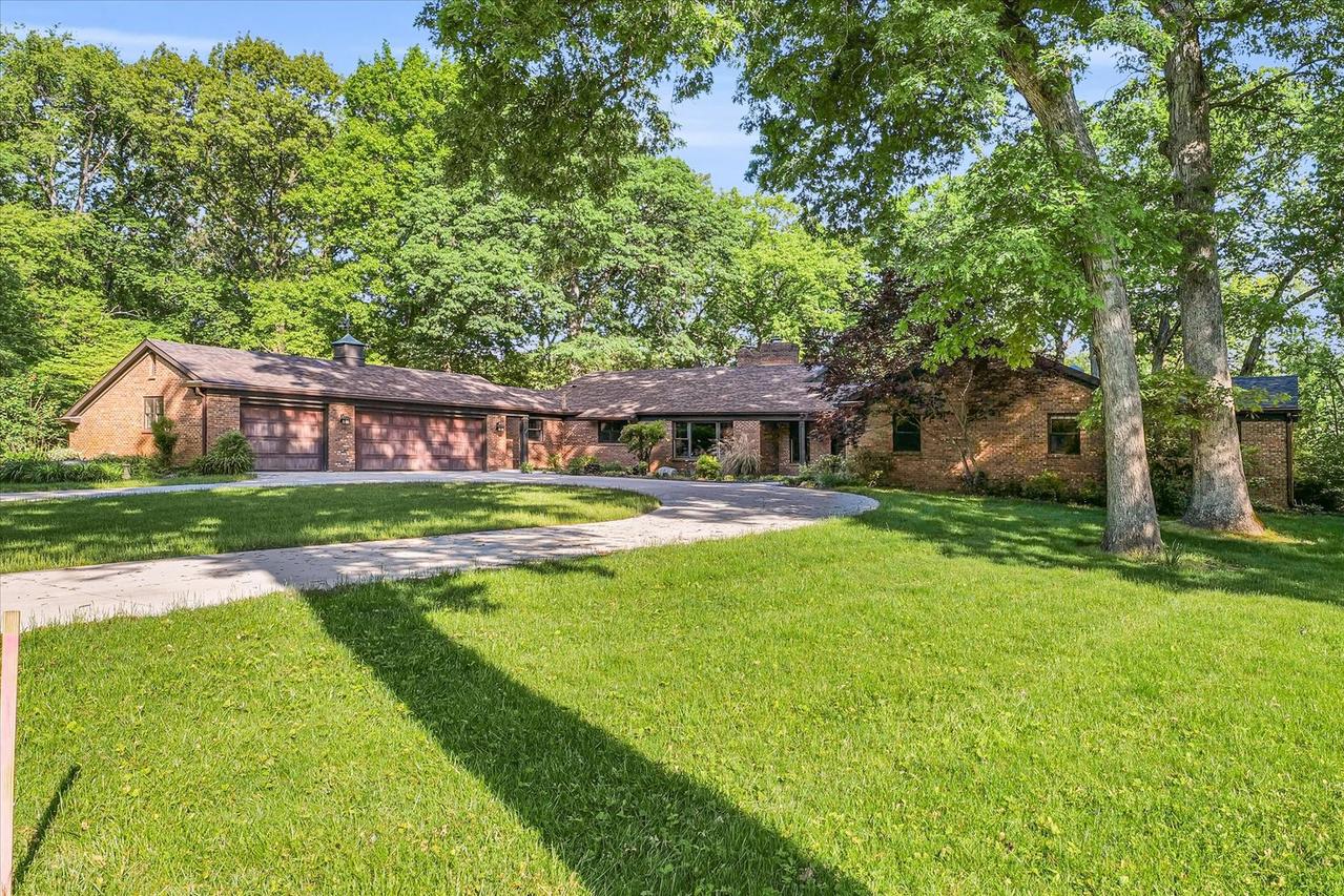 1401 River Oaks Dr., Mahomet, IL 61853
