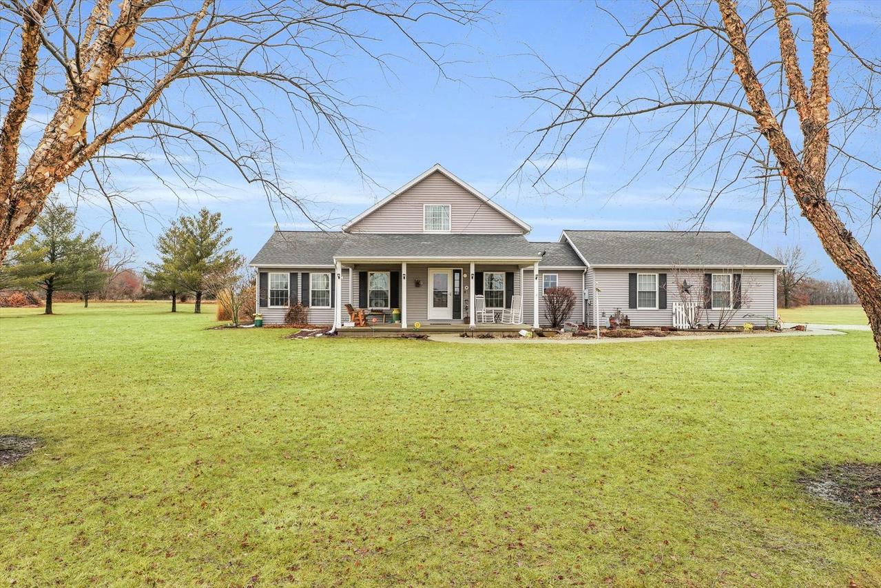 498 County Road 2675, Mahomet, IL 61853
