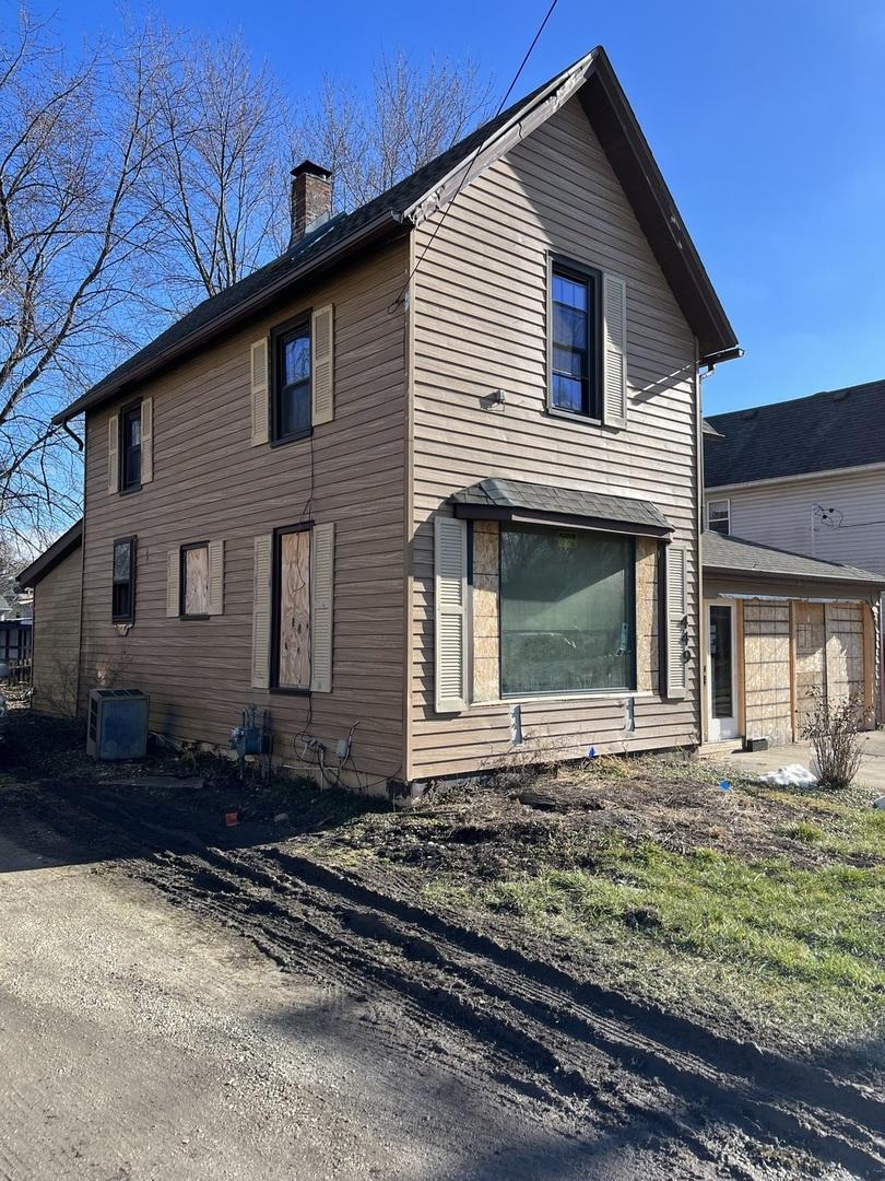 449 1st St., Marseilles, IL 61341