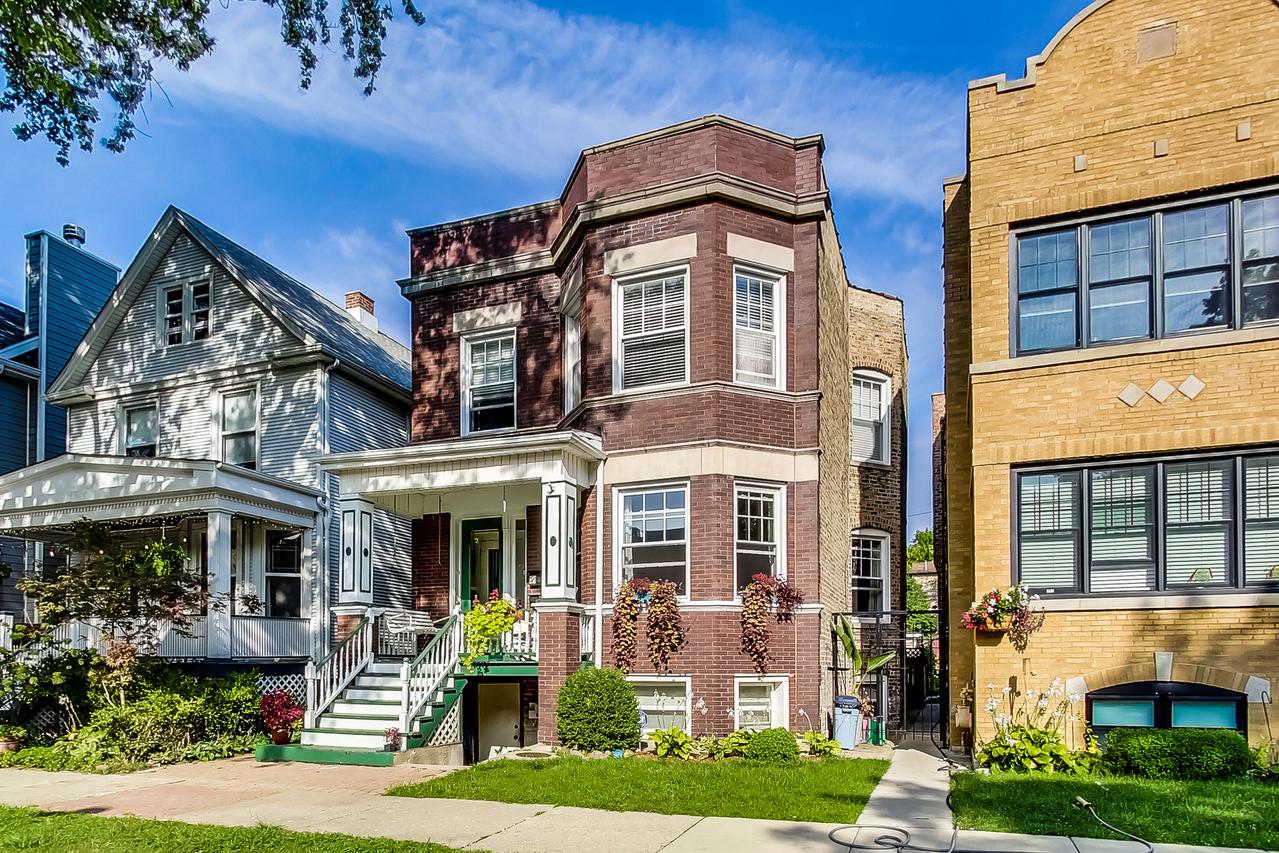 3841 N Leavitt St., Chicago, IL 60618