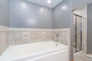 5500 W 115th St. #303, Oak Lawn, IL 60453