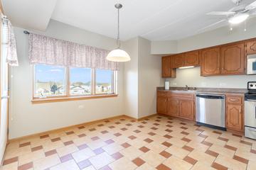 5500 W 115th St. #303, Oak Lawn, IL 60453