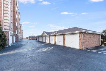 5500 W 115th St. #303, Oak Lawn, IL 60453