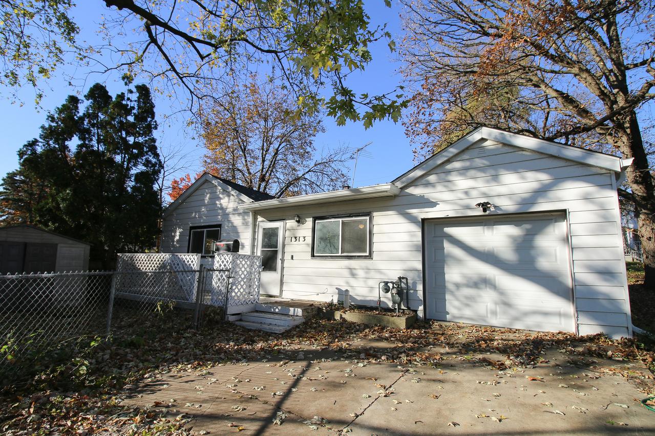 1313 N Hickory St., Joliet, IL 60435