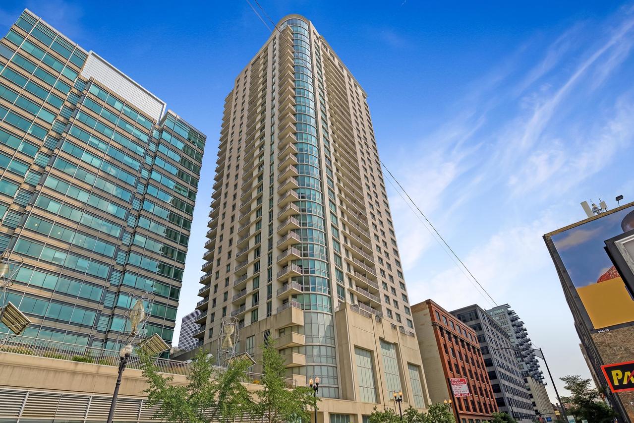 125 S Jefferson St. #1510, Chicago, IL 60661