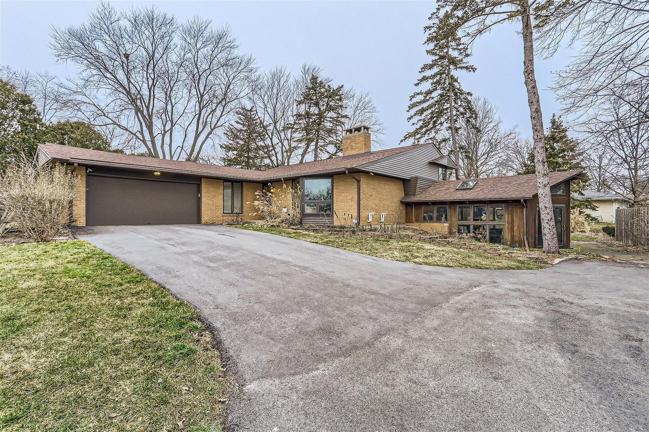 904 Wood Ct., Lisle, IL 60532