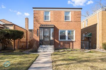 9040 S Blackstone Ave., Chicago, IL 60619