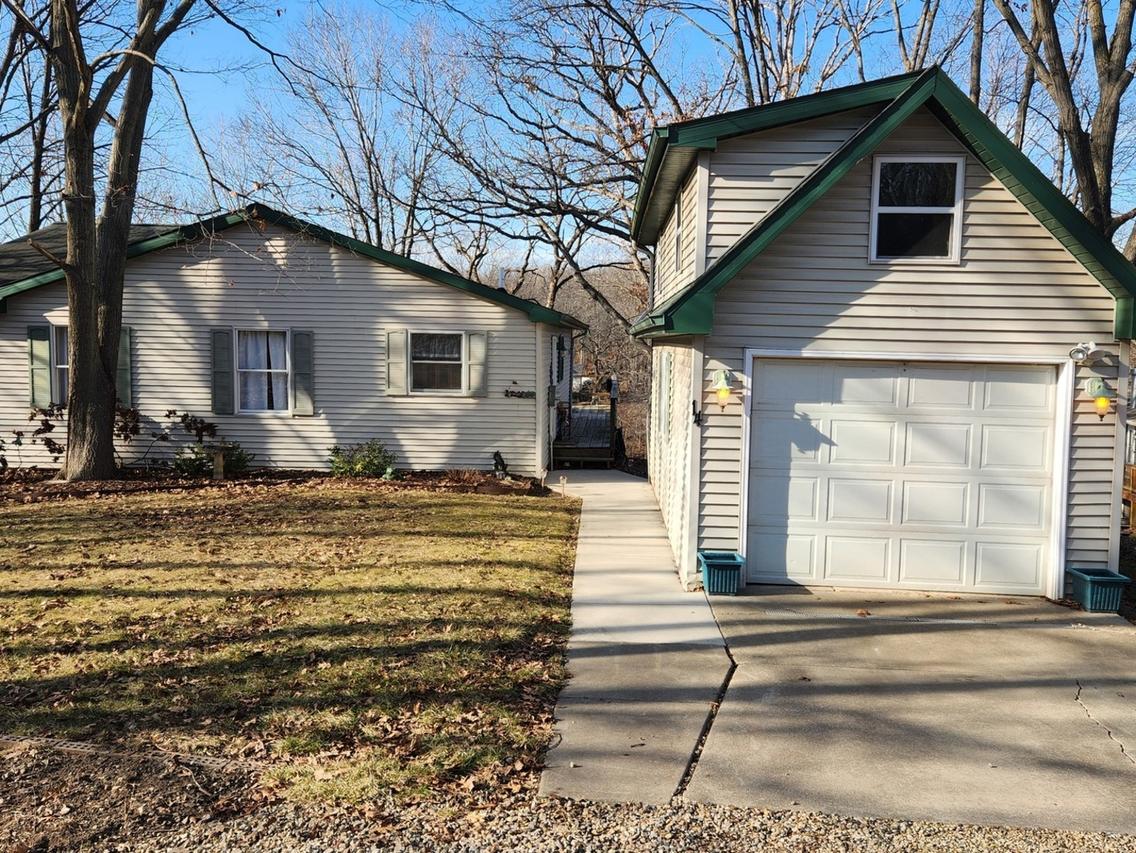 14 Pinetree Ct., Putnam, IL 61560