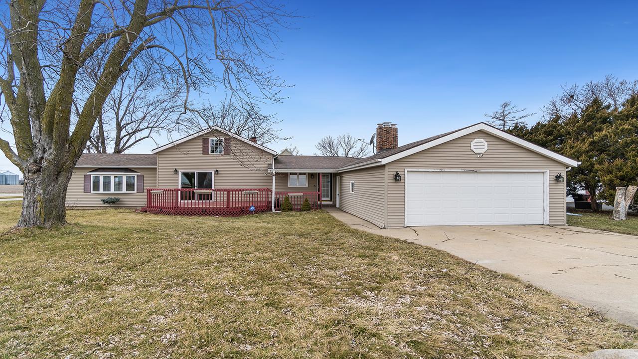 8446 S Main St., Rochelle, IL 61068