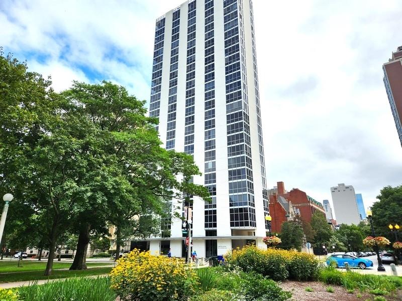 1555 N Dearborn Pkwy. #11C, Chicago, IL 60610