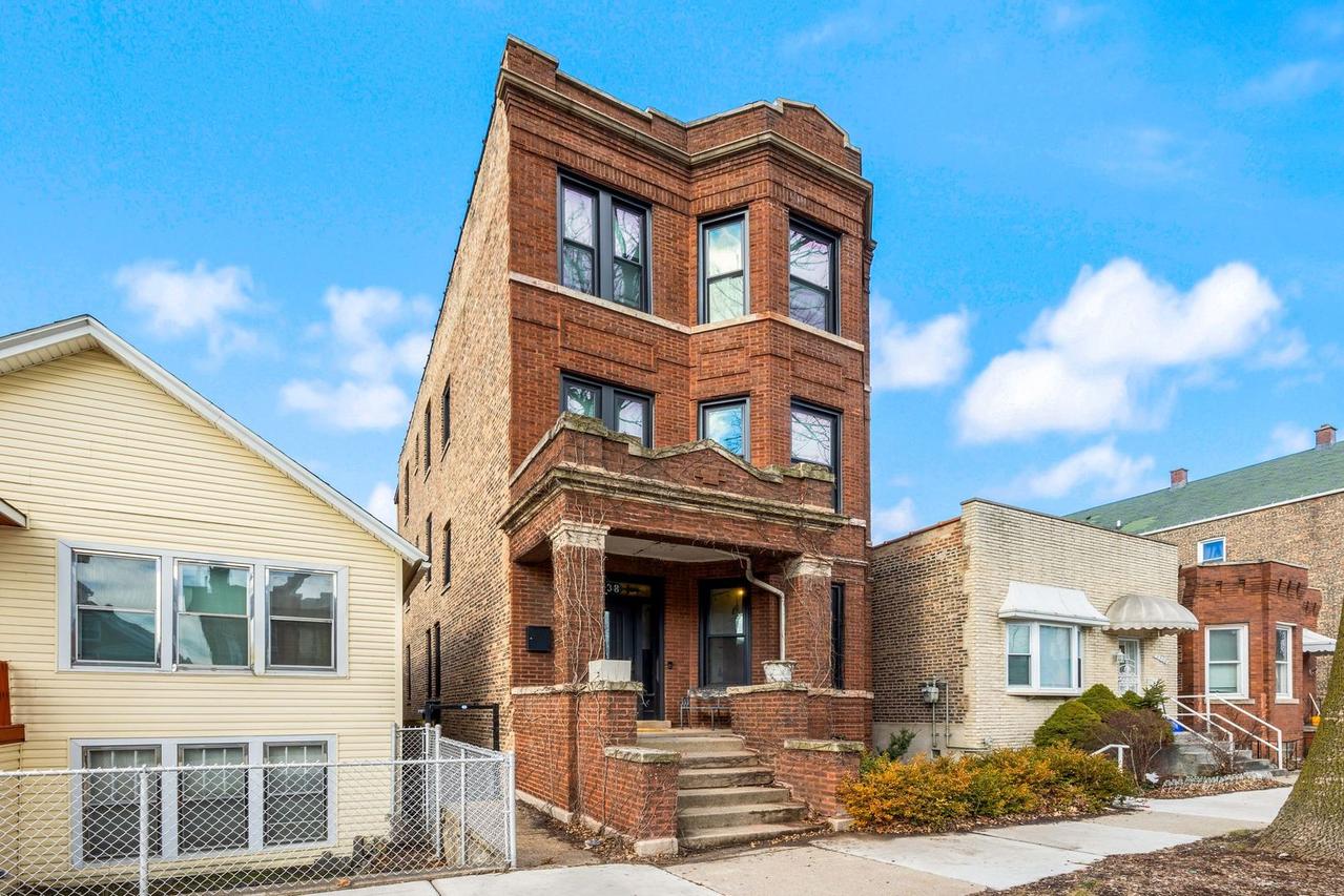 3338 S Emerald Ave., Chicago, IL 60616