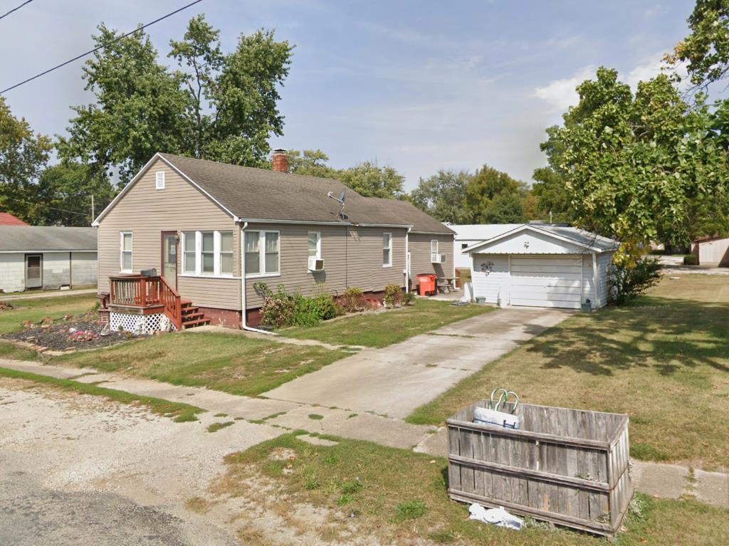 809 W South 5th St., Shelbyville, IL 62565