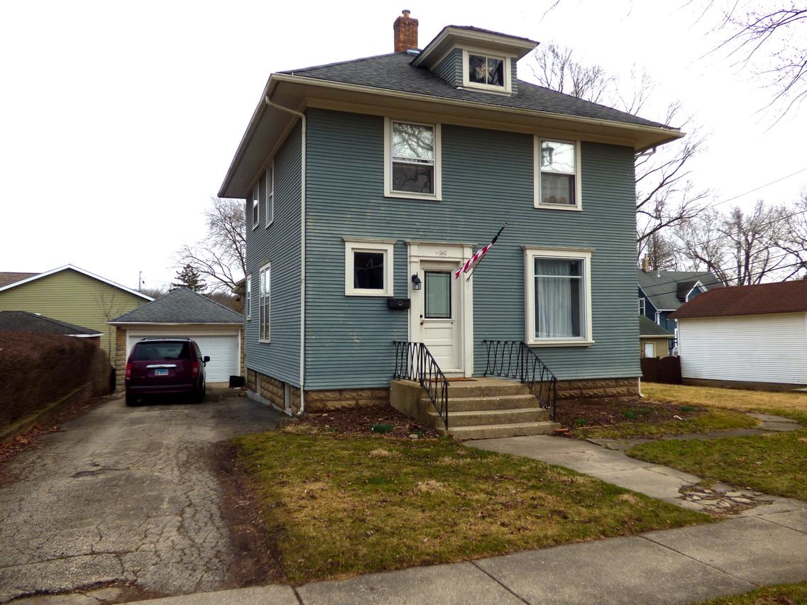 505 S 1st St., West Dundee, IL 60118