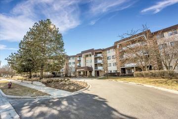 3300 N Carriageway Dr. #209, Arlington Heights, IL 60004