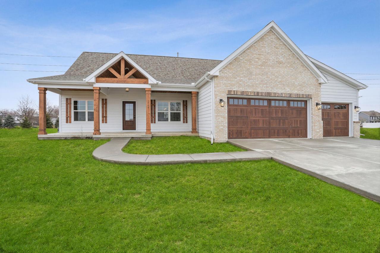1705 S Stone Creek Blvd., Urbana, IL 61802