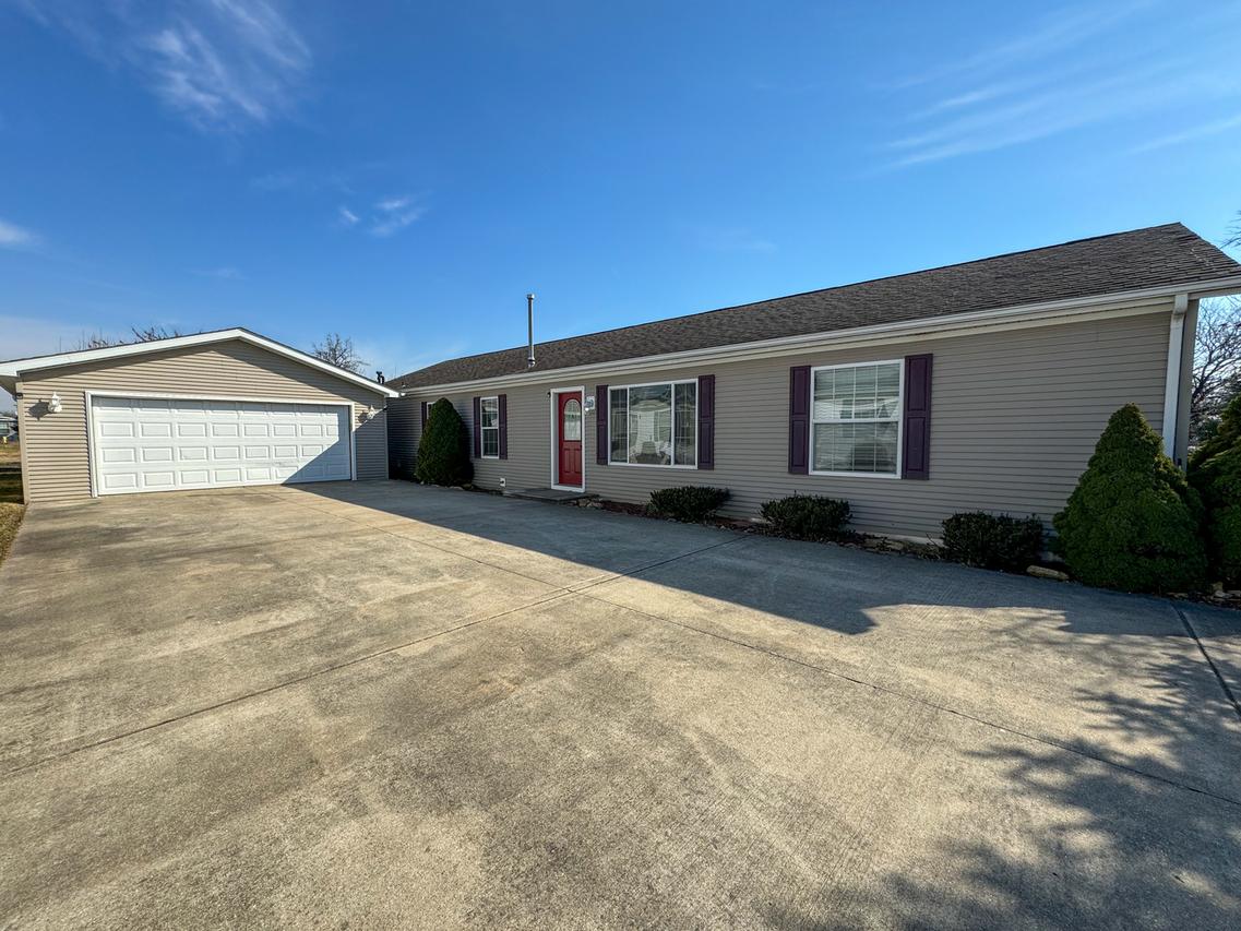 23662 W Lake Point Dr., Channahon, IL 60410