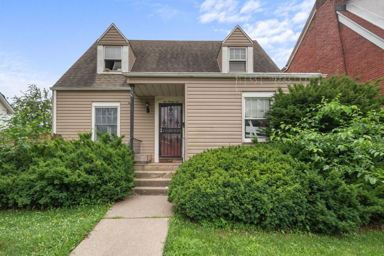 296 E 148th Pl., Harvey, IL 60426