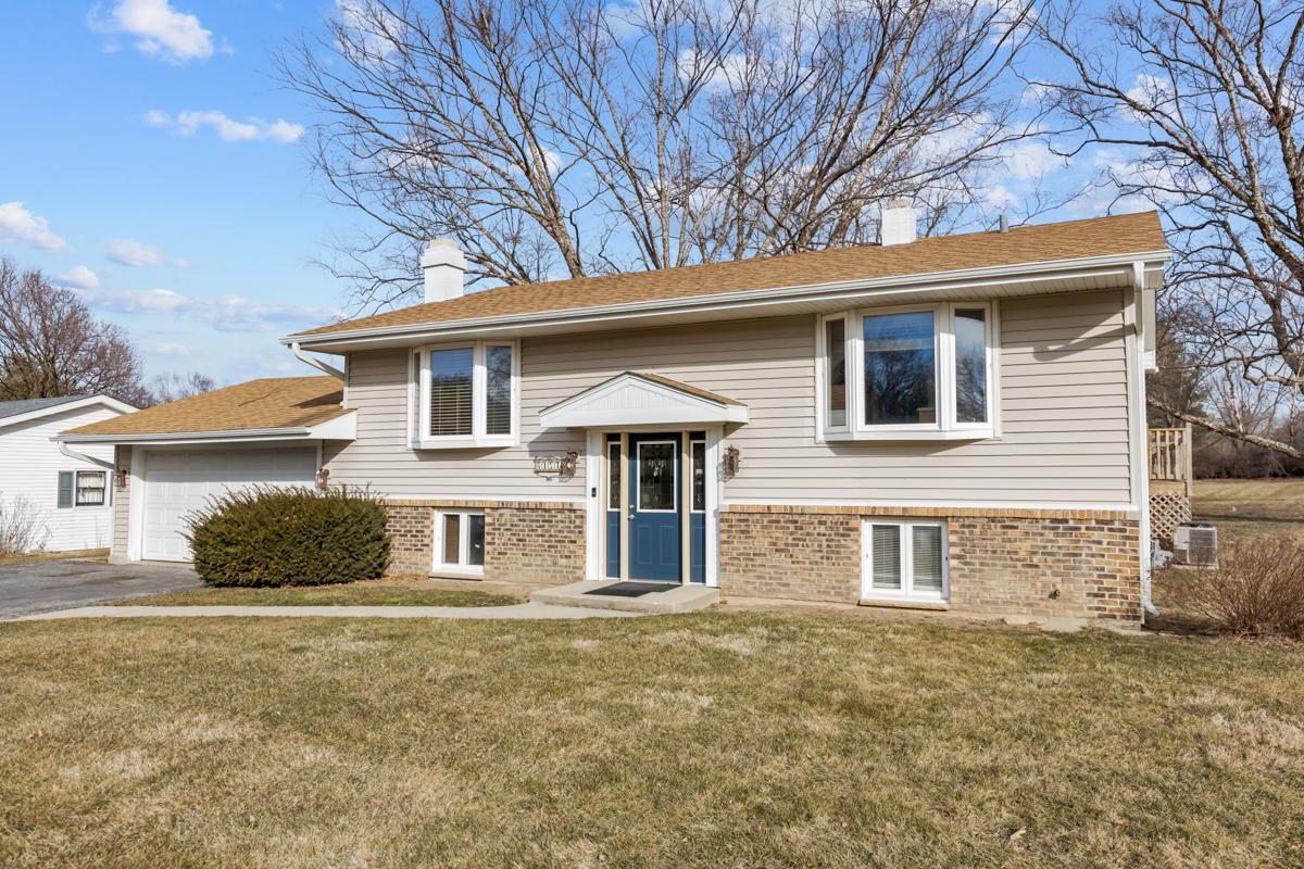 6174 Lockwood Dr., Rockford, IL 61109