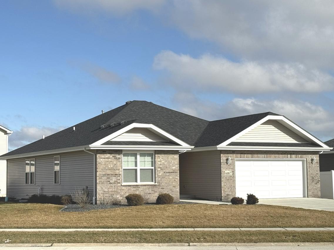 6087 Stonemill Dr., Bourbonnais, IL 60914