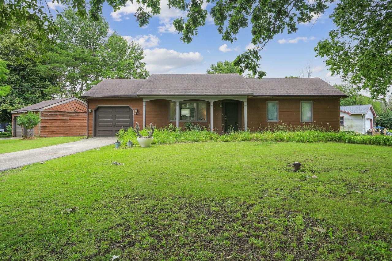 1657 County Road 2200 Rd., St. Joseph, IL 61873