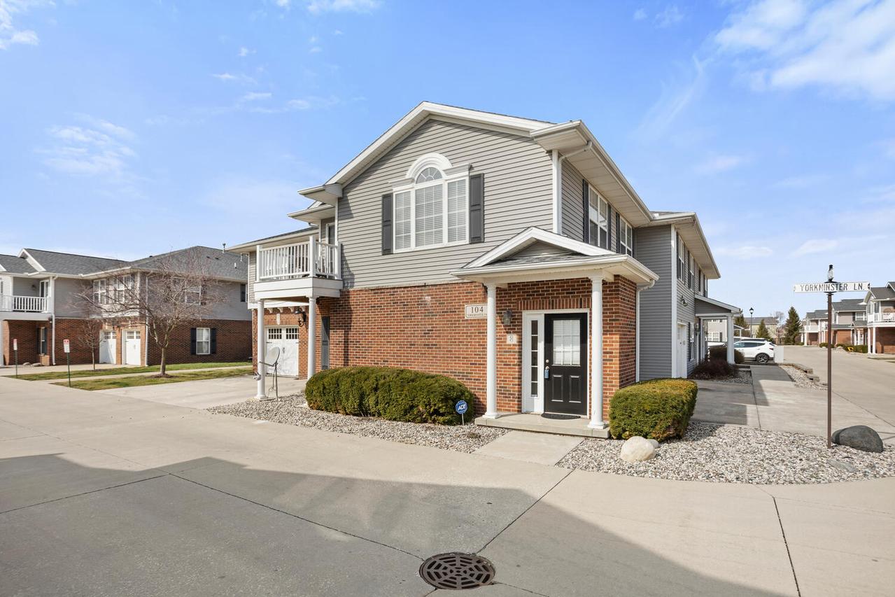 104 Yorkminster Ln. #8, Savoy, IL 61874