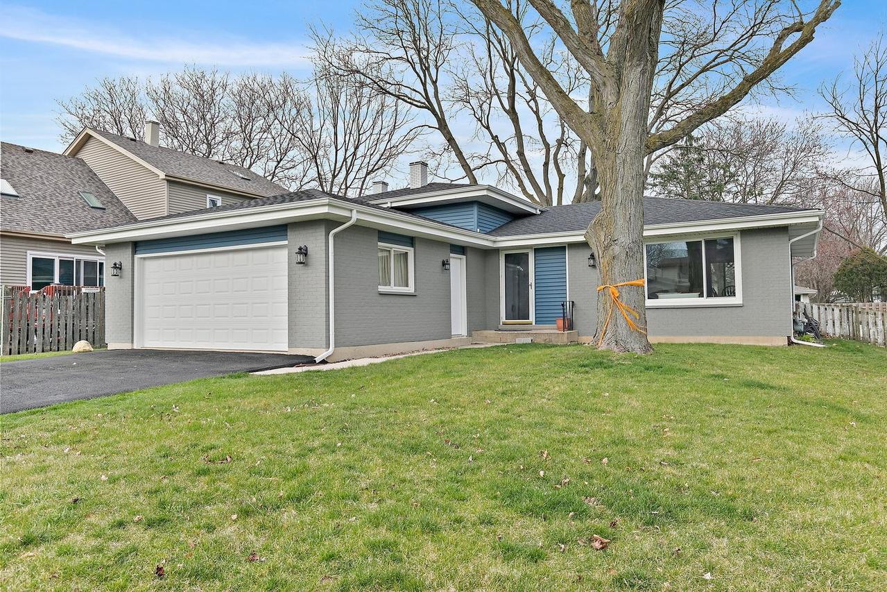 103 Pipers Dr., Bartlett, IL 60103