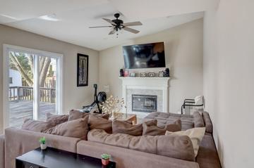 53 Knightsbridge Ct., Mundelein, IL 60060