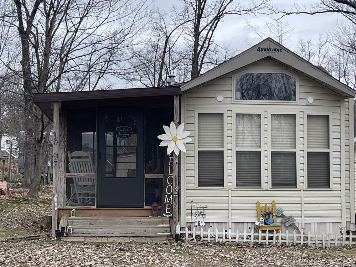 8-97 Woodhaven Lakes, Sublette, IL 61367