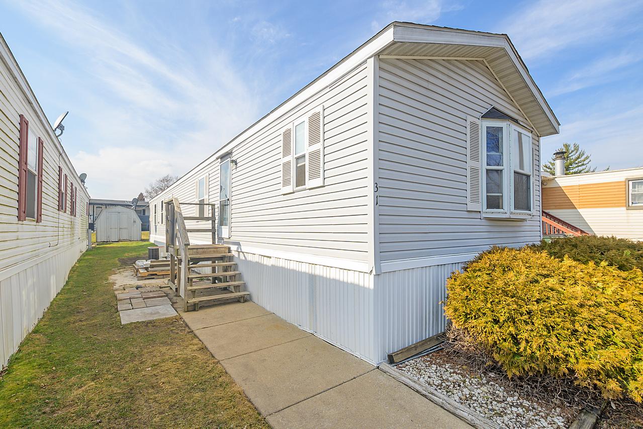 31 Woodland Dr., Countryside, IL 60525