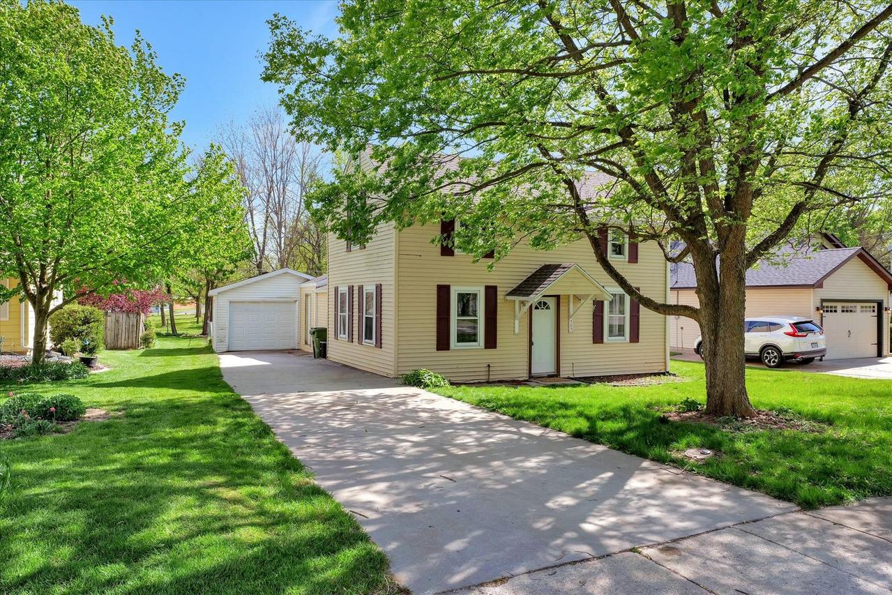 505 E State St., Mahomet, IL 61853
