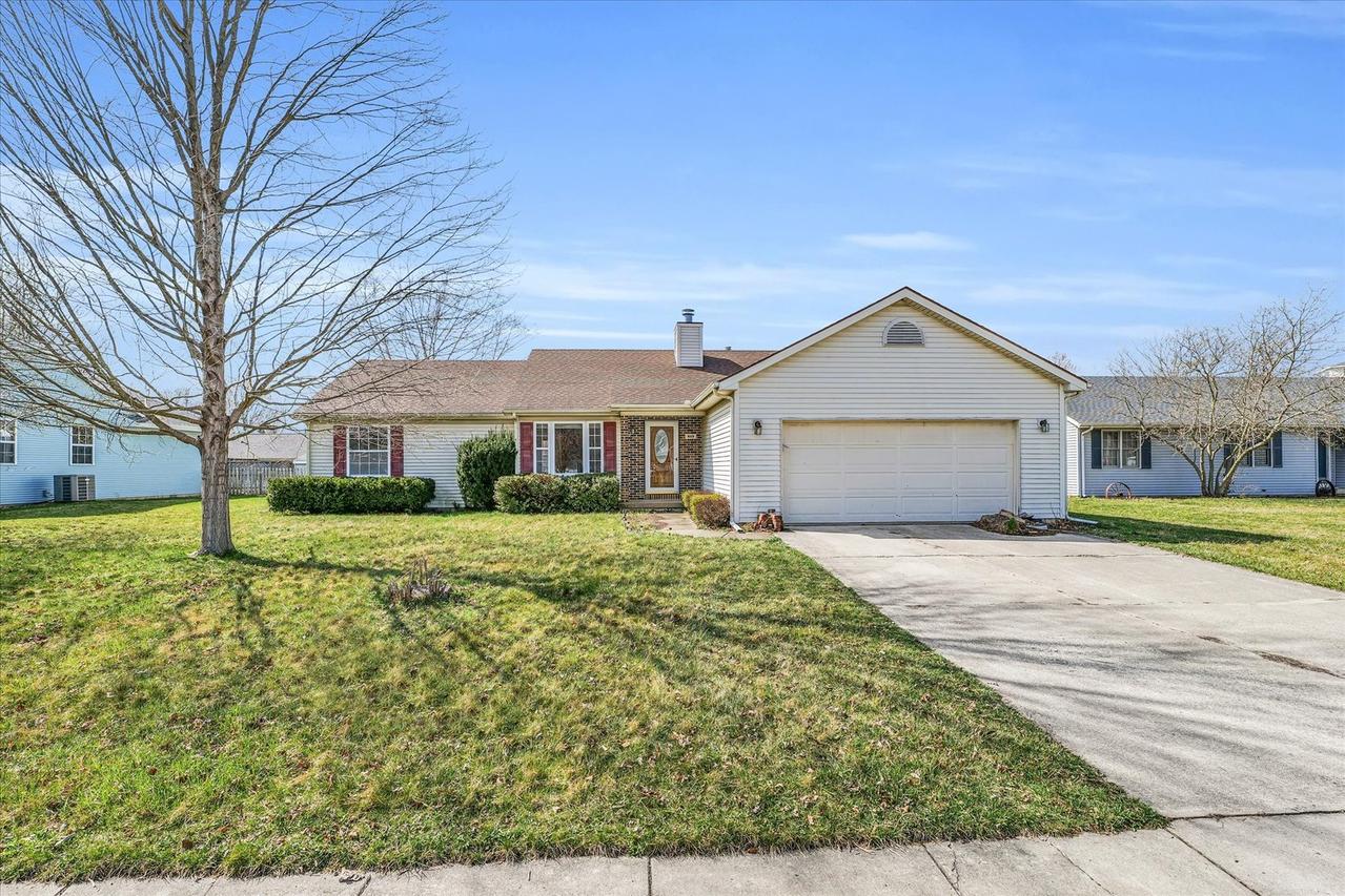 613 Rosewood Dr., St. Joseph, IL 61873