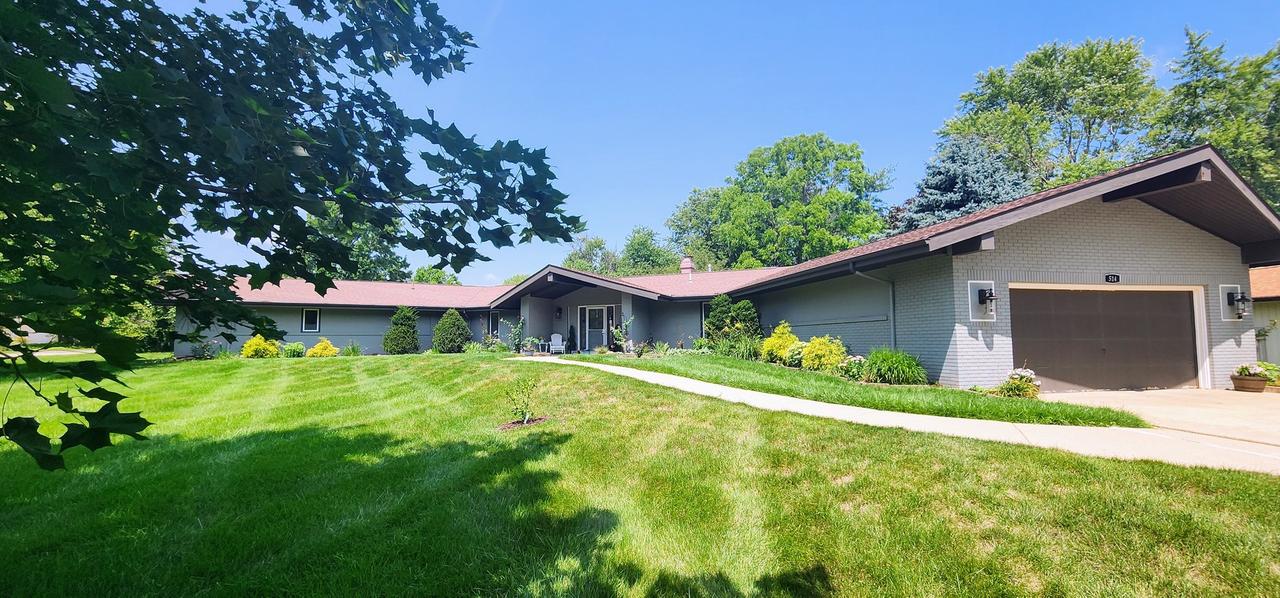 514 G H Baker Dr., Urbana, IL 61801