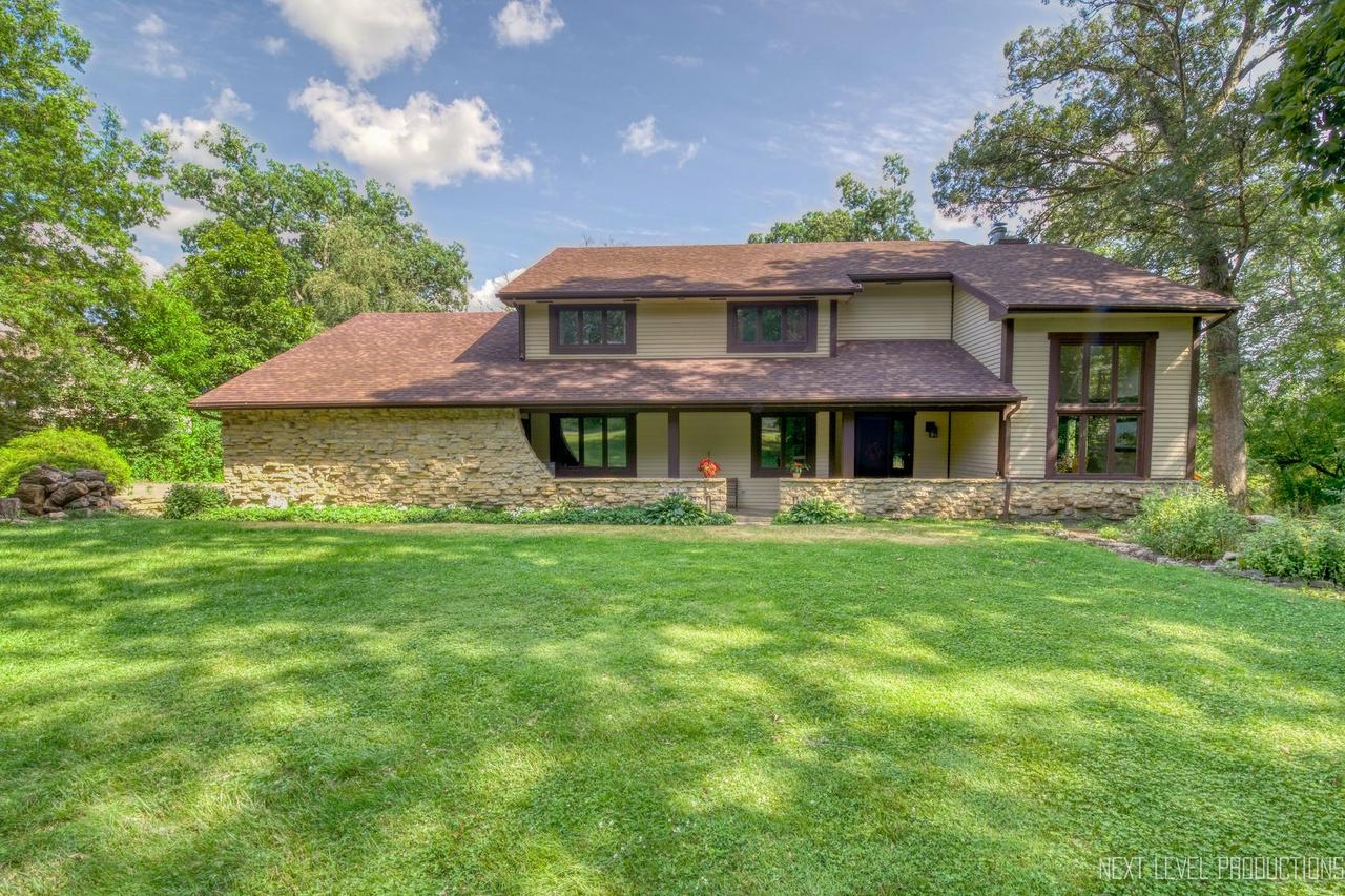 43W663 Marian Cir., Sugar Grove, IL 60554