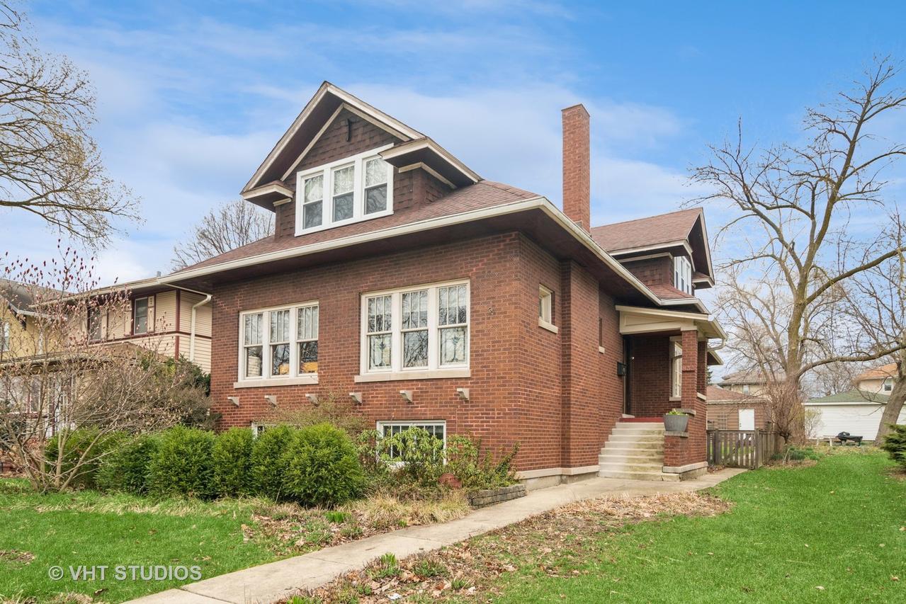 835 N Ridgeland Ave., Oak Park, IL 60302