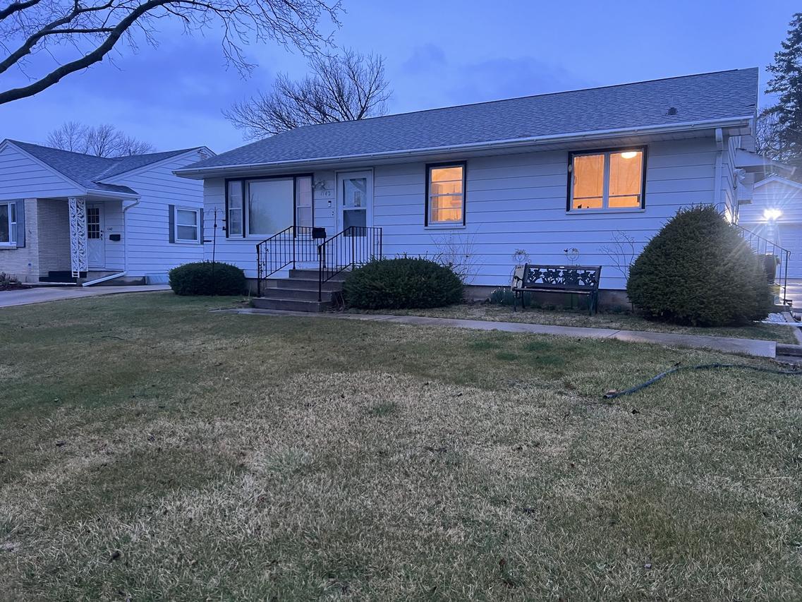1142 W Logan St., Freeport, IL 61032
