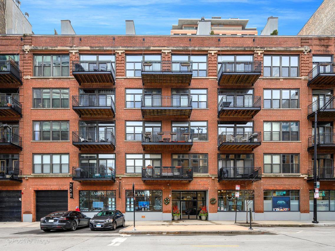 375 W Erie St. #413, Chicago, IL 60610