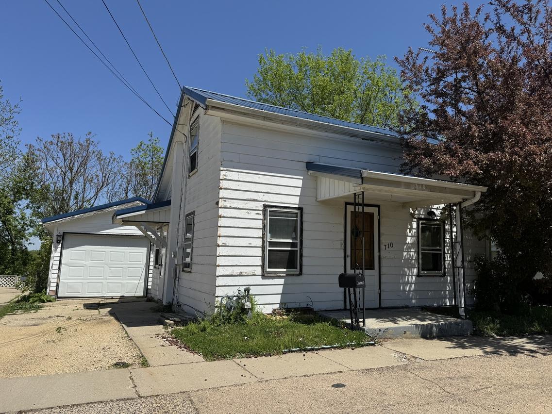 710 W Alsop St., Freeport, IL 61032