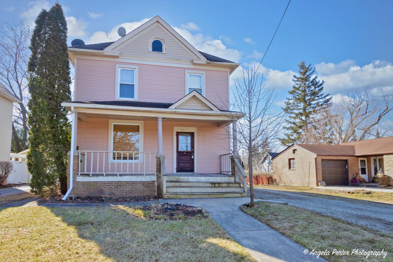 431 W Judd St., Woodstock, IL 60098