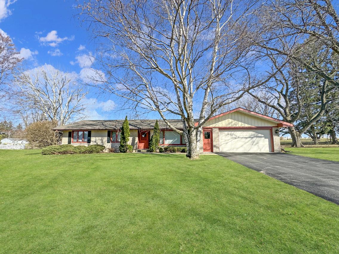 225 S Bunker Hill Rd., German Valley, IL 61039