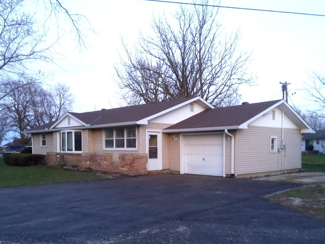 304 E Beech St., Piper City, IL 60959