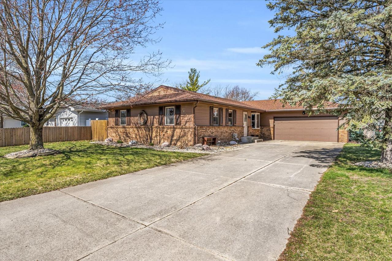 1019 Oakcrest Dr., Rantoul, IL 61866