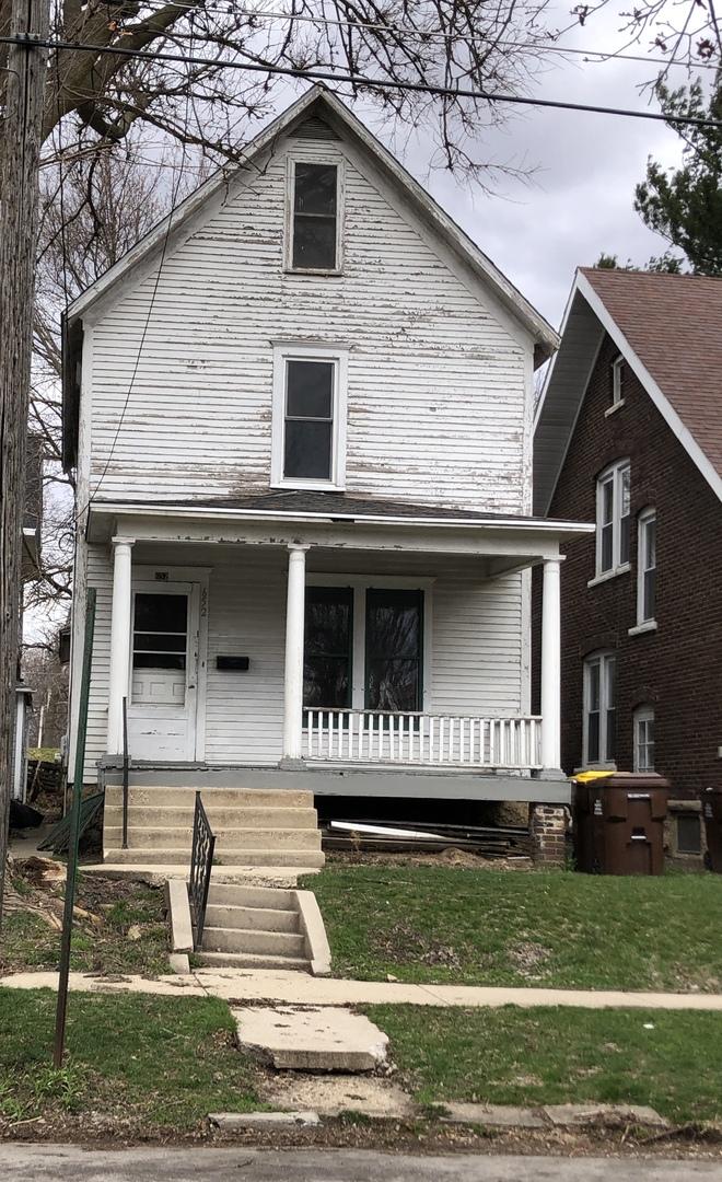 652 W Pleasant St., Freeport, IL 61032