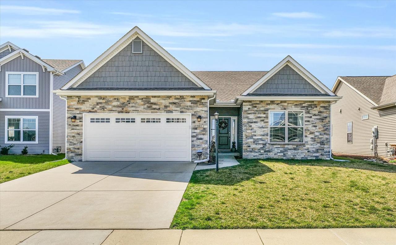 303 Capitol St., Savoy, IL 61874