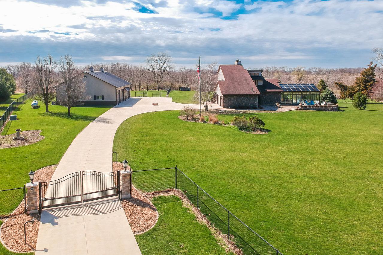 27959 E 800 North Rd., Leroy, IL 61752