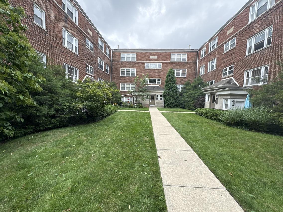 2925 W Summerdale Ave. #2, Chicago, IL 60625