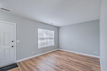 1431 W Split Oak Cir., Round Lake Beach, IL 60073