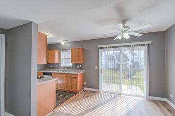 1431 W Split Oak Cir., Round Lake Beach, IL 60073